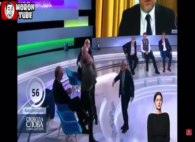 Video :A journalist chastises a pro-Russian Ukrainian for opposing him